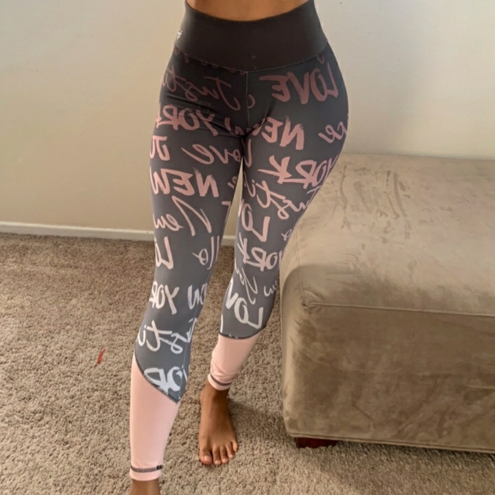 WORKOUT LEGGINGS SIZE SMALL